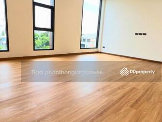 Home office Ekkamai-Ramintra, Bangkok, Thailand Home office Ekkamai-Ramintra, Bangkok, Thailand