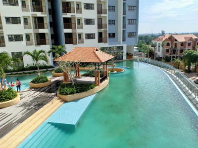 Topaz Twins, Vietnam Topaz Twins, Vietnam