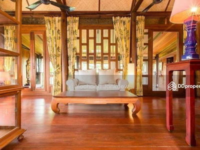 Spacious 5-Br House near BTS Punnawithi, Bangkok, Thailand Spacious 5-Br House near BTS Punnawithi, Bangkok, Thailand