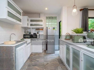 10400, Bangkok, Thailand 10400, Bangkok, Thailand