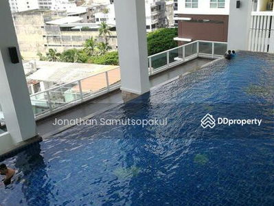 The Complete Rajprarop, Bangkok, Thailand The Complete Rajprarop, Bangkok, Thailand