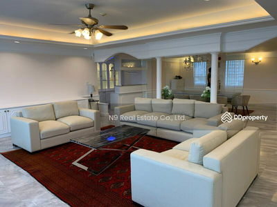 Phatsana Garden, Bangkok, Thailand Phatsana Garden, Bangkok, Thailand