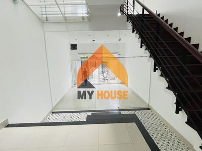 Gehäuse In Nha Be, Vietnam Gehäuse In Nha Be, Vietnam