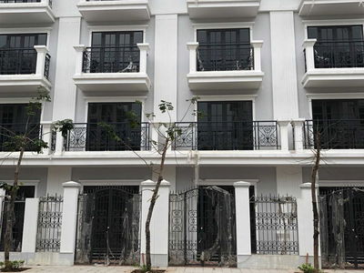 Athena Fulland, Vietnam Athena Fulland, Vietnam