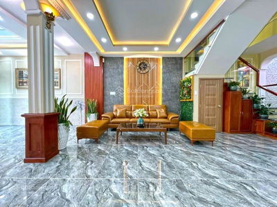 Gehäuse In Nha Be, Vietnam Gehäuse In Nha Be, Vietnam