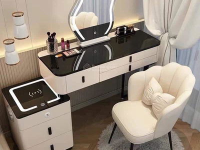 Lakeside Palace, Vietnam Lakeside Palace, Vietnam