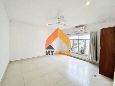 Housing in Nha Be, Vietnam  Housing in Nha Be, Vietnam