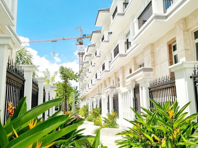 The Peak Garden, Vietnam  The Peak Garden, Vietnam