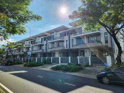 Lavila Kien A - Nha Be, Vietnam  Lavila Kien A - Nha Be, Vietnam