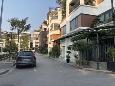 Romantic Park Tay Ho Tay, Vietnam Romantic Park Tay Ho Tay, Vietnam