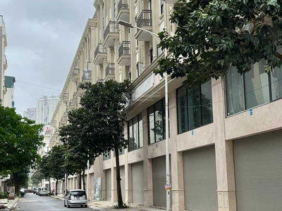 Him Lam Vạn Phúc, Vietnam Him Lam Vạn Phúc, Vietnam