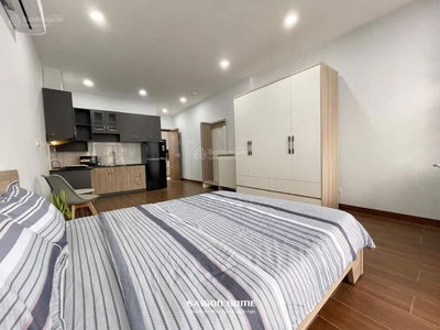 Bui Dinh Tuy Street, Vietnam Bui Dinh Tuy Street, Vietnam