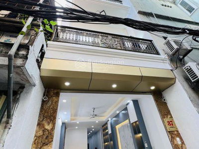 Gehäuse In Hanoi, Vietnam Gehäuse In Hanoi, Vietnam