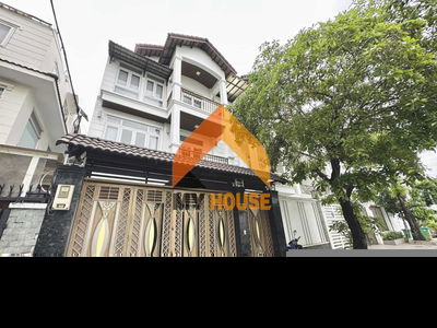 Свойство in Nha Be