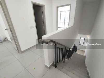 Robin @ Rimbayu, Malaysia Robin @ Rimbayu, Malaysia