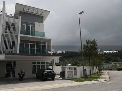 Corner Lot 3 Storey Semi D Clover Garden Residence, Malaysia Corner Lot 3 Storey Semi D Clover Garden Residence, Malaysia