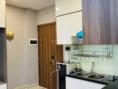 Topaz Elite, Vietnam Topaz Elite, Vietnam