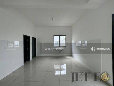 Robin @ Rimbayu, Malaysia Robin @ Rimbayu, Malaysia