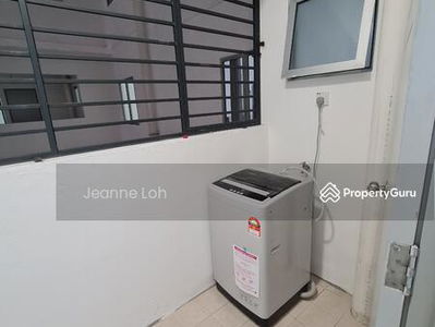 Axis Crown, Malaysia Axis Crown, Malaysia