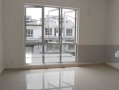 MRT New 2sty Terraced House Taman Dato Demang Equine Lp Seri Kembangan, Malaysia MRT New 2sty Terraced House Taman Dato Demang Equine Lp Seri Kembangan, Malaysia