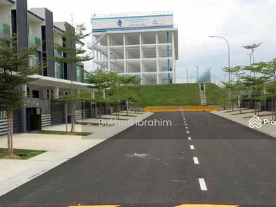 Bangi avenue three storey terrace house, Malaysia Bangi avenue three storey terrace house, Malaysia