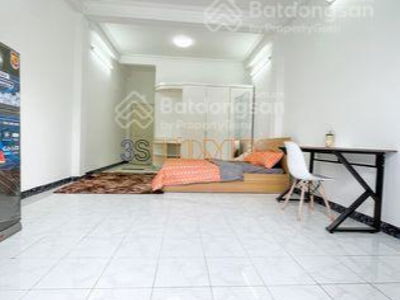 Tan Son Street, Vietnam Tan Son Street, Vietnam