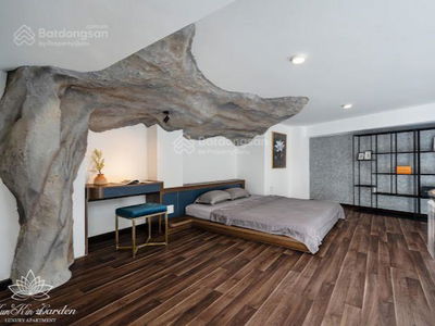 Ngo Tat To Street, Vietnam Ngo Tat To Street, Vietnam