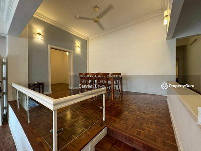 Earls Court, Malaysia Earls Court, Malaysia