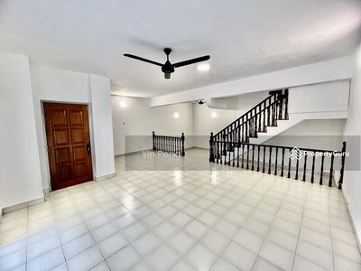 Facing park - well kept condition, Malaysia Facing park - well kept condition, Malaysia