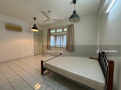 Earls Court, Malaysia Earls Court, Malaysia