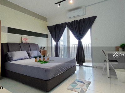 Axis Crown, Malaysia Axis Crown, Malaysia