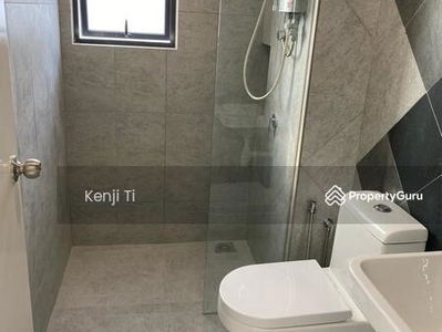 Trinity Lemanja, Malaysia Trinity Lemanja, Malaysia