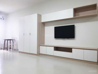 Topaz Twins, Vietnam Topaz Twins, Vietnam