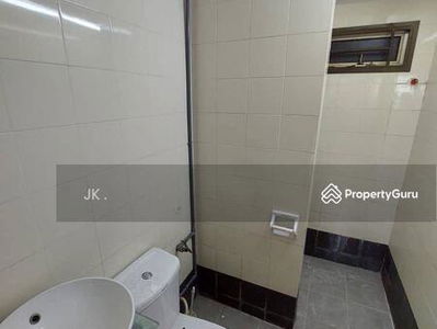 Riverria Condovilla, Malaysia Riverria Condovilla, Malaysia