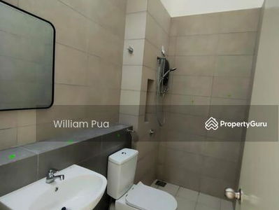 Robin @ Rimbayu, Malaysia Robin @ Rimbayu, Malaysia