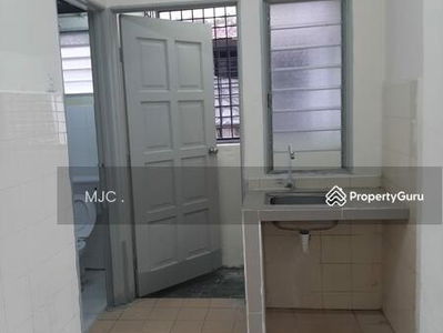 Pangsapuri Blok K (Phasa 8) @ Taman Bukit Mewah, Kajang, Malaysia Pangsapuri Blok K (Phasa 8) @ Taman Bukit Mewah, Kajang, Malaysia