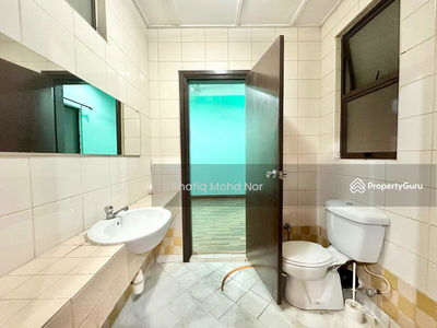 Armani, Malaysia Armani, Malaysia