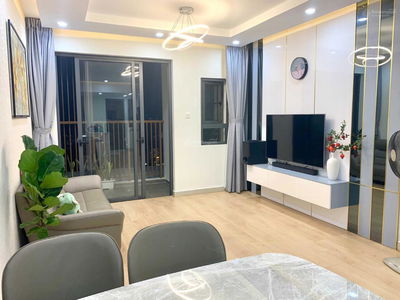 Topaz Twins, Vietnam Topaz Twins, Vietnam