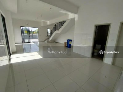 Robin @ Rimbayu, Malaysia Robin @ Rimbayu, Malaysia