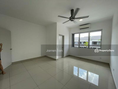 Robin @ Rimbayu, Malaysia Robin @ Rimbayu, Malaysia