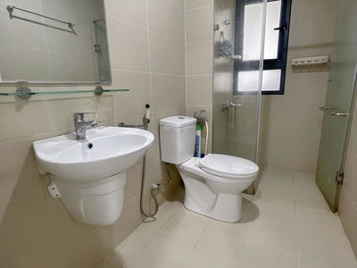 Topaz Twins, Vietnam Topaz Twins, Vietnam