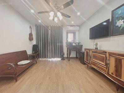 Topaz Twins, Vietnam Topaz Twins, Vietnam