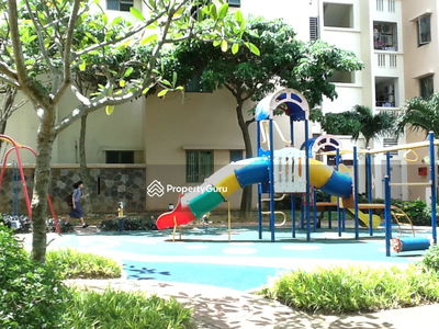 Molek Pine, Malaysia Molek Pine, Malaysia