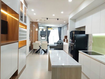 Topaz Twins, Vietnam Topaz Twins, Vietnam