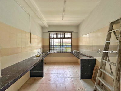 Riverria Condovilla, Malaysia Riverria Condovilla, Malaysia