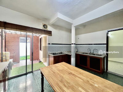 Guarded - well kept condition, Malaysia Guarded - well kept condition, Malaysia