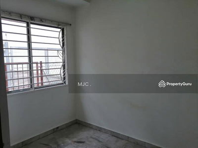 End Lot 2 storey house @ Taman Saga , Klang, Malaysia End Lot 2 storey house @ Taman Saga , Klang, Malaysia