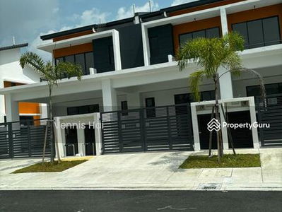 Robin @ Rimbayu, Malaysia Robin @ Rimbayu, Malaysia