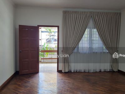 Persiaran Ampang Hilir, Taman U Thant, Kuala Lumpur, Malaysia Persiaran Ampang Hilir, Taman U Thant, Kuala Lumpur, Malaysia