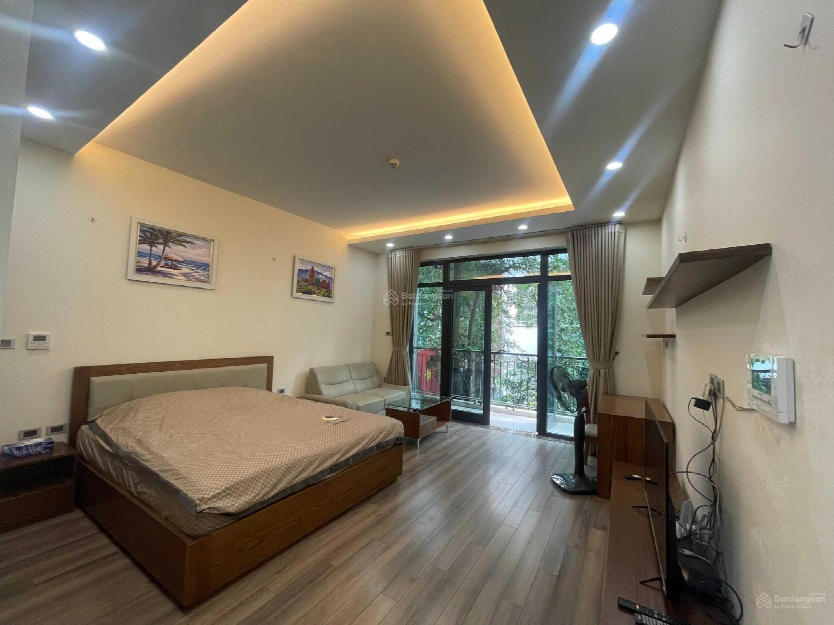 Chau Long Street, Vietnam Chau Long Street, Vietnam